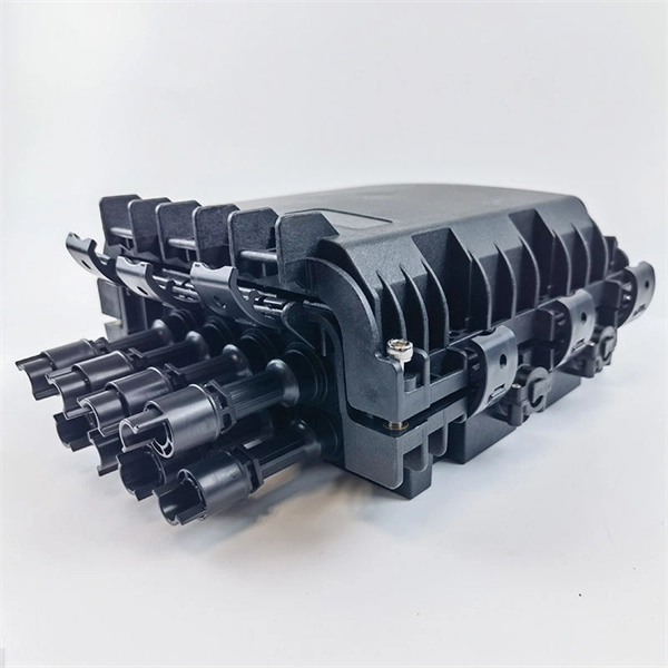 How many T ports does the core switch have 