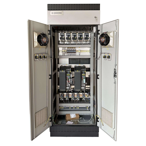 Does the network cabinet have a fan motor 