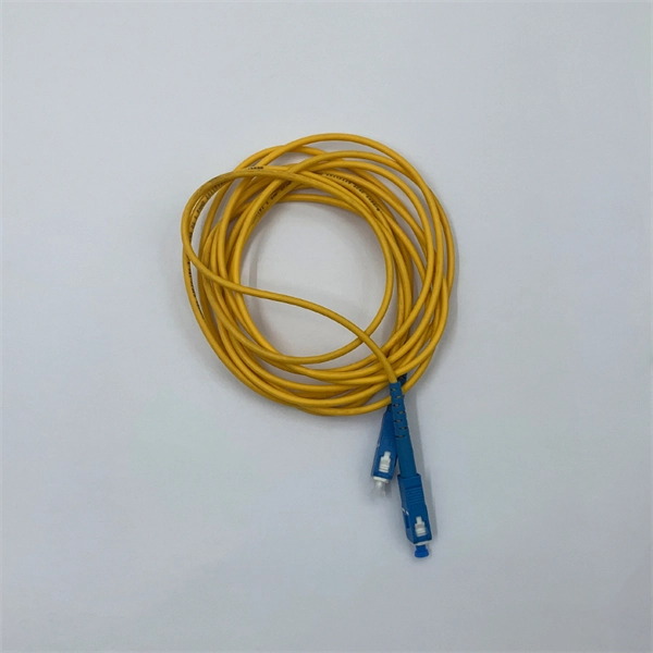 Cable tray reducer elbow cover plate