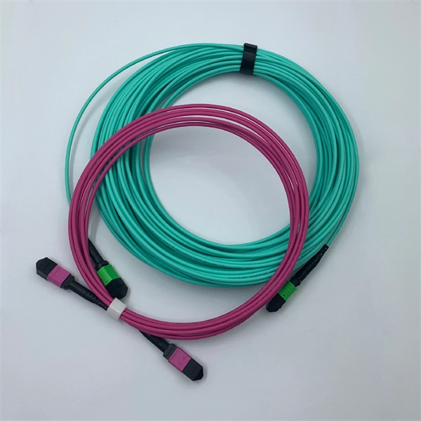 What are the requirements for laying optical cables in ducts 